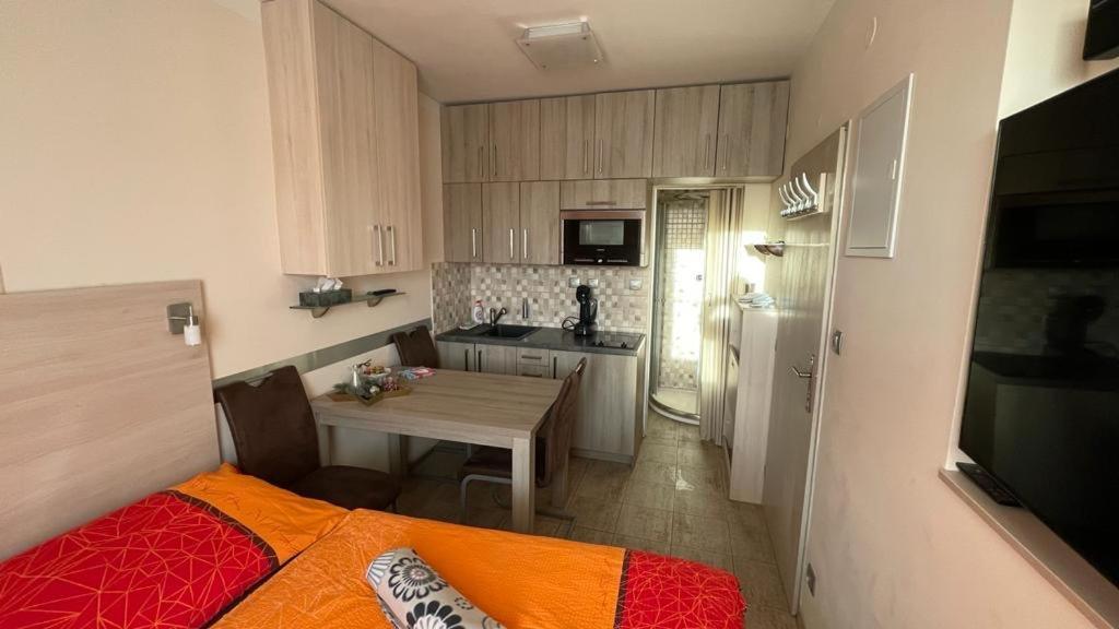 15 Misecky Apartment